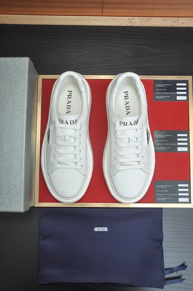 Prada Sneakers Lifestyle en Cuir Blanc avec Solaire de Plateforme 5