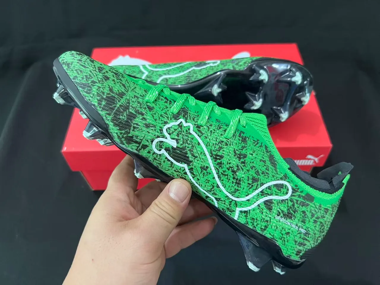 Puma Future Z Verde Branco Parte superior tricotada Padrão texturizado de grama Campo firme Sapatos de futebol 9