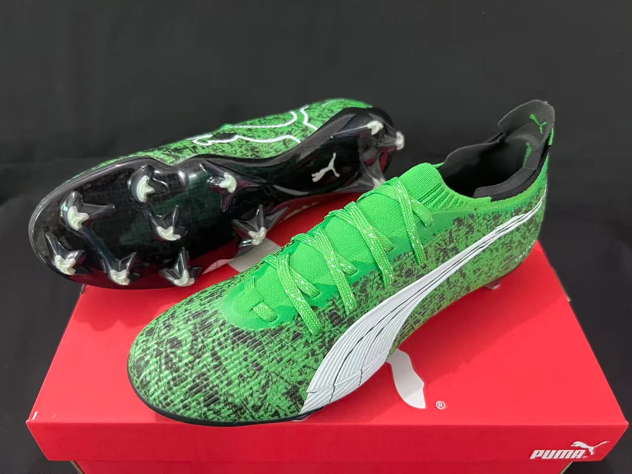 Puma Future Z Verde Branco Parte superior tricotada Padrão texturizado de grama Campo firme Sapatos de futebol 14