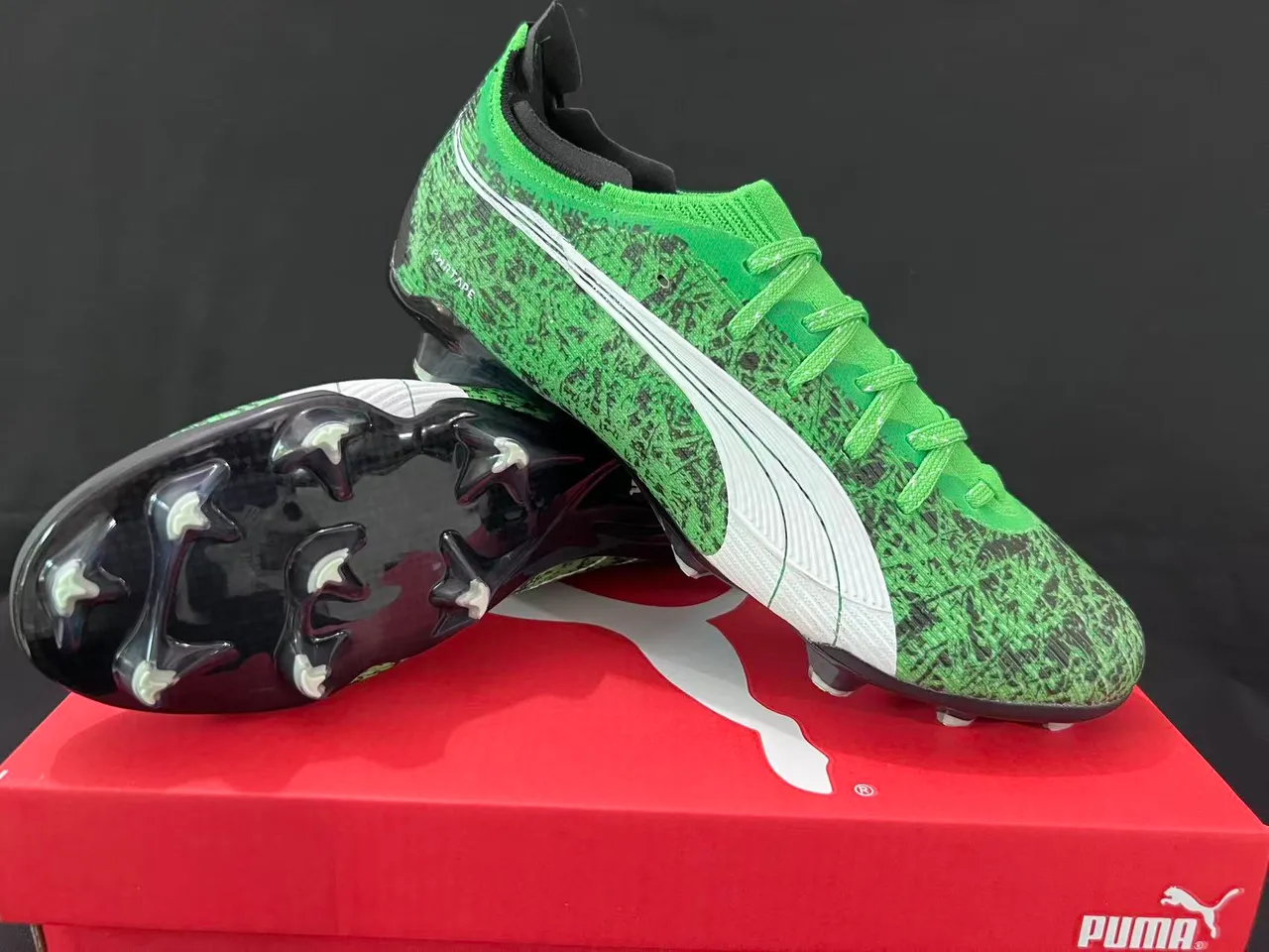 Puma Future Z Verde Branco Parte superior tricotada Padrão texturizado de grama Campo firme Sapatos de futebol 15