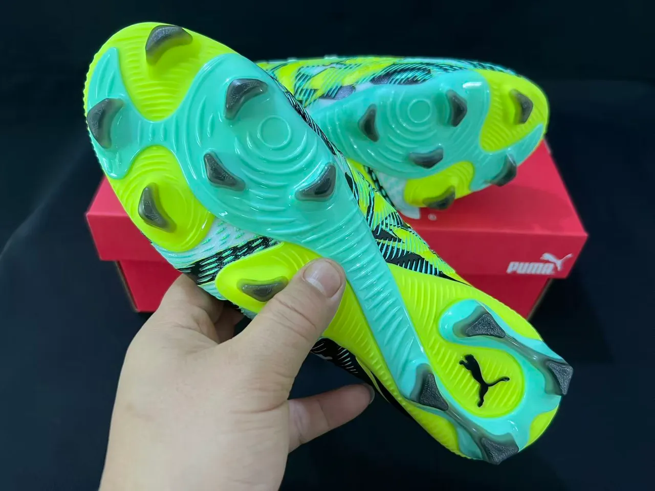 Puma Future Z jaune vert bas cut haut à encolure chaussette sol ferme chaussures de football 2