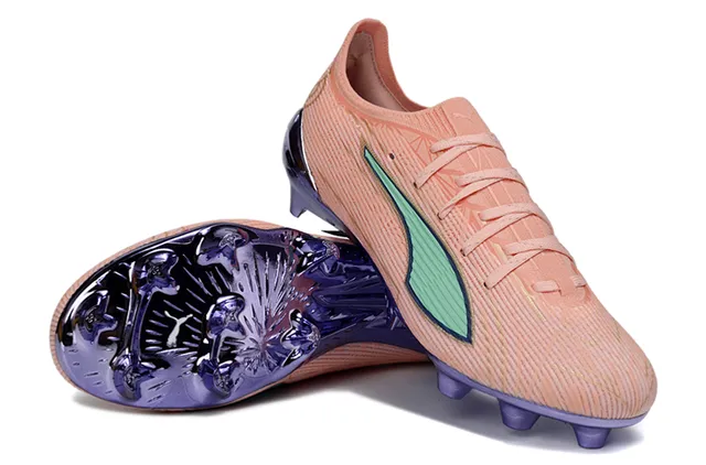 Puma Chaussures de football upper rose et vert tricoté semelle iridescente terrain ferme 4