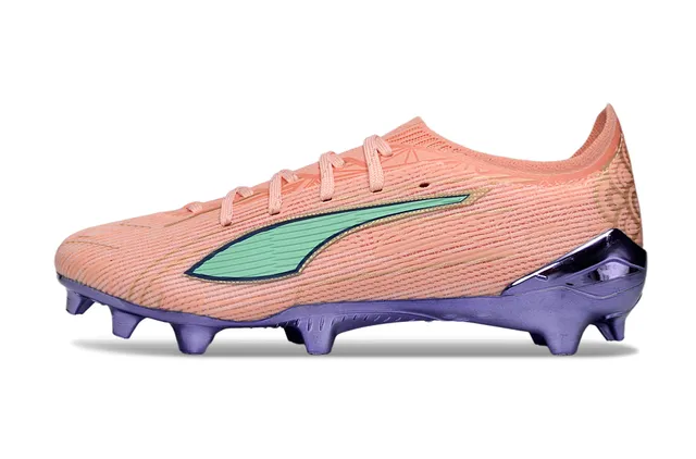 Puma Chaussures de football upper rose et vert tricoté semelle iridescente terrain ferme 7