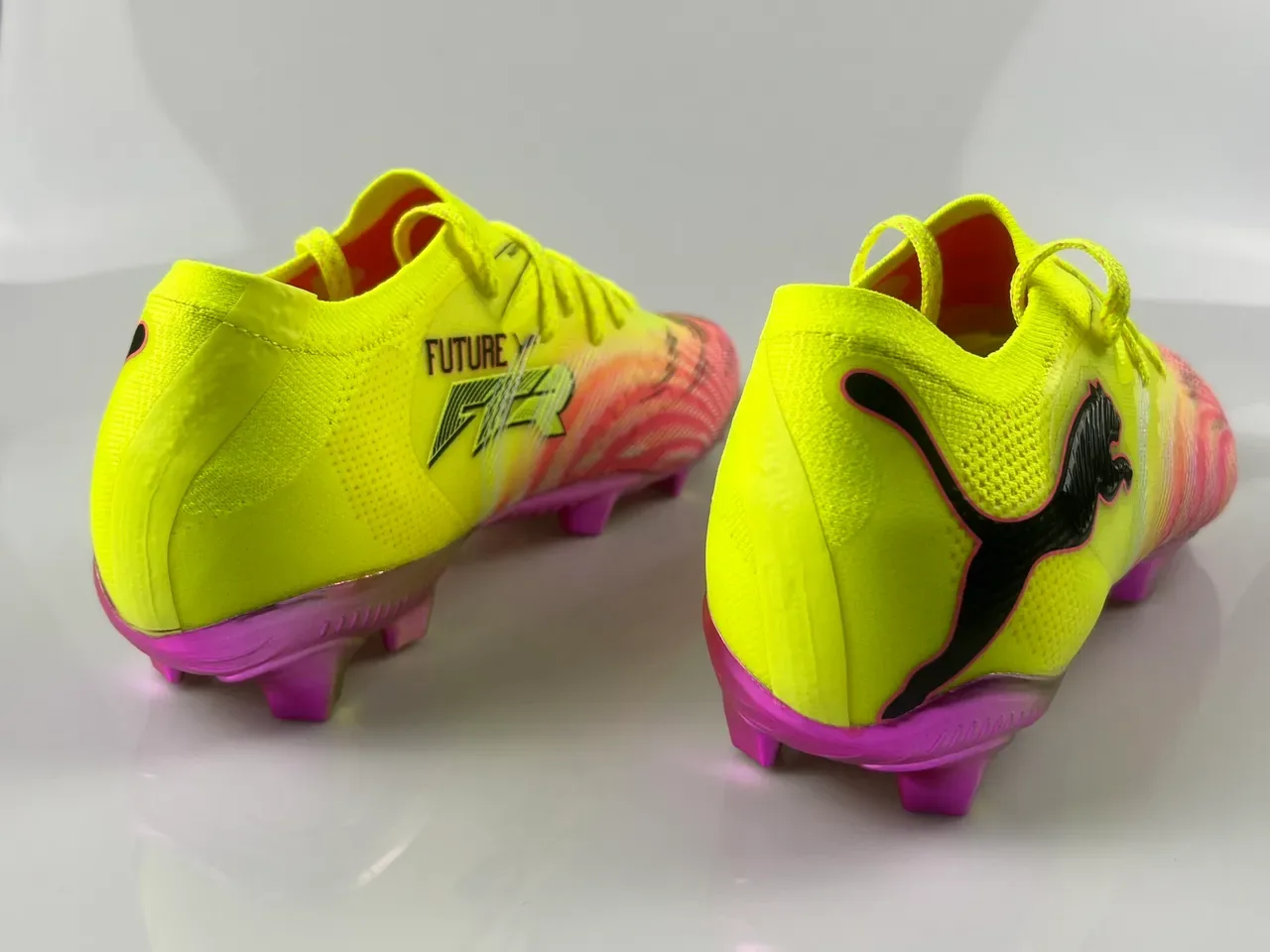 Puma Yellow Pink Low-Cut Synthetic Upper Gradient Colorway Firm-Ground Soccer Shoes 9