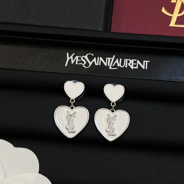 Saint Laurent أقراط إيمل مونوغرام مزدوجة القلب 2
