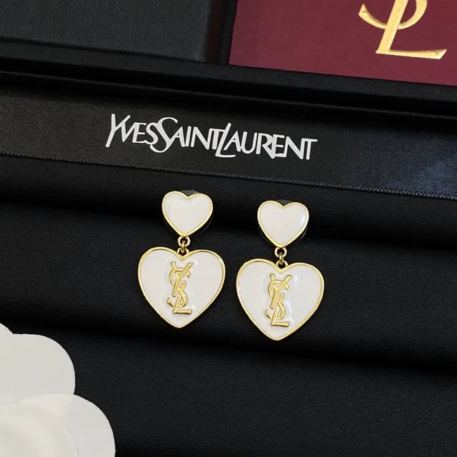 Saint Laurent أقراط إيمل مونوغرام مزدوجة القلب 5