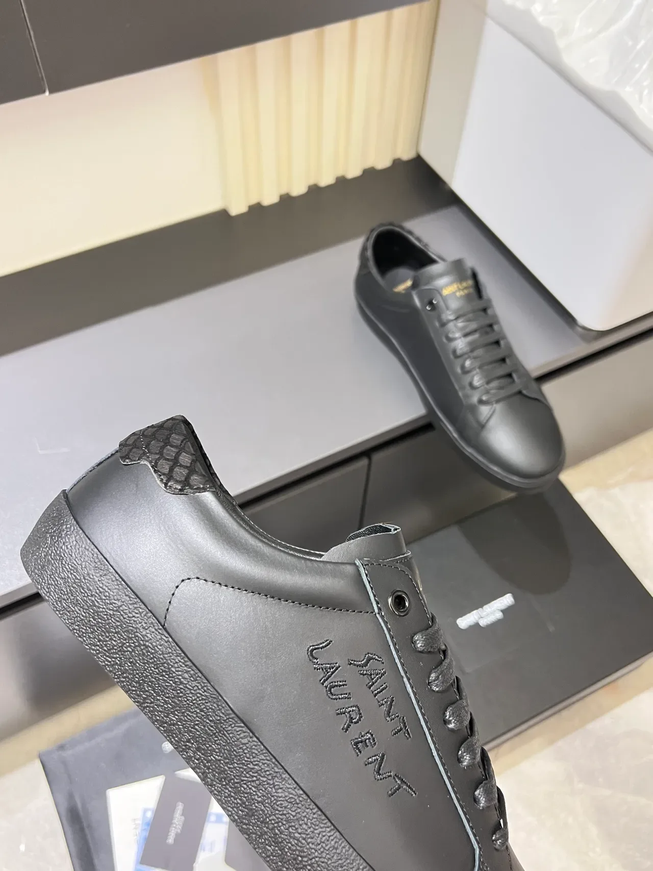 Saint Laurent SL/10 Low Cuir Noir Mat Lifestyle Sneakers 3