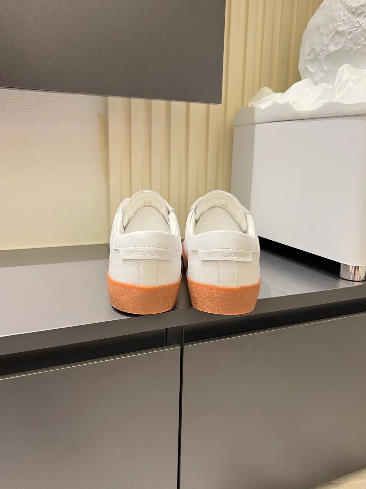Saint Laurent Blanc Brun Cuir Doré Brodé Logotype Style de Vie Sneakers 2