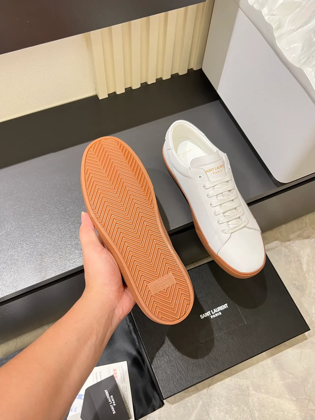 Saint Laurent Blanc Brun Cuir Doré Brodé Logotype Style de Vie Sneakers 4