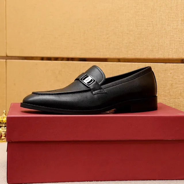 Salvatore Ferragamo Gancini Loafer Black Leather Loafers 7