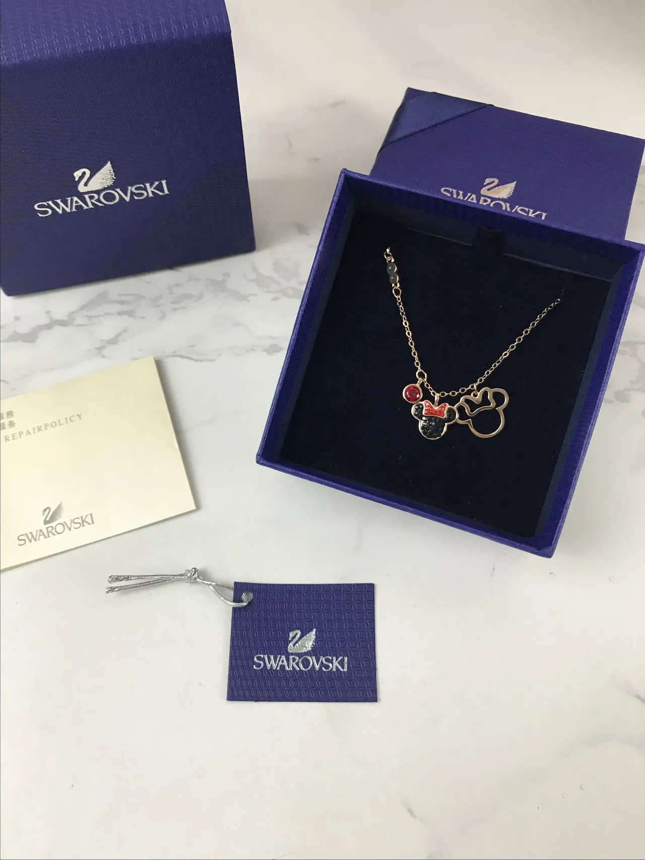 Swarovski Minnie and Mickey Mouse Collier silhouette 3