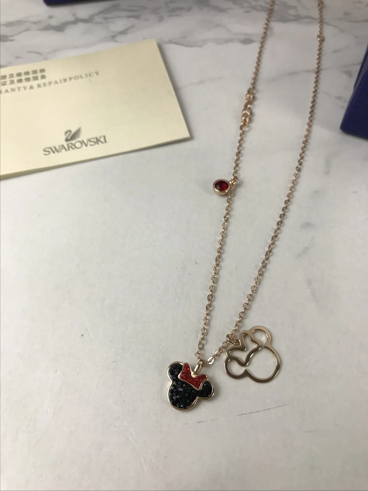 Swarovski Minnie and Mickey Mouse Collier silhouette 5