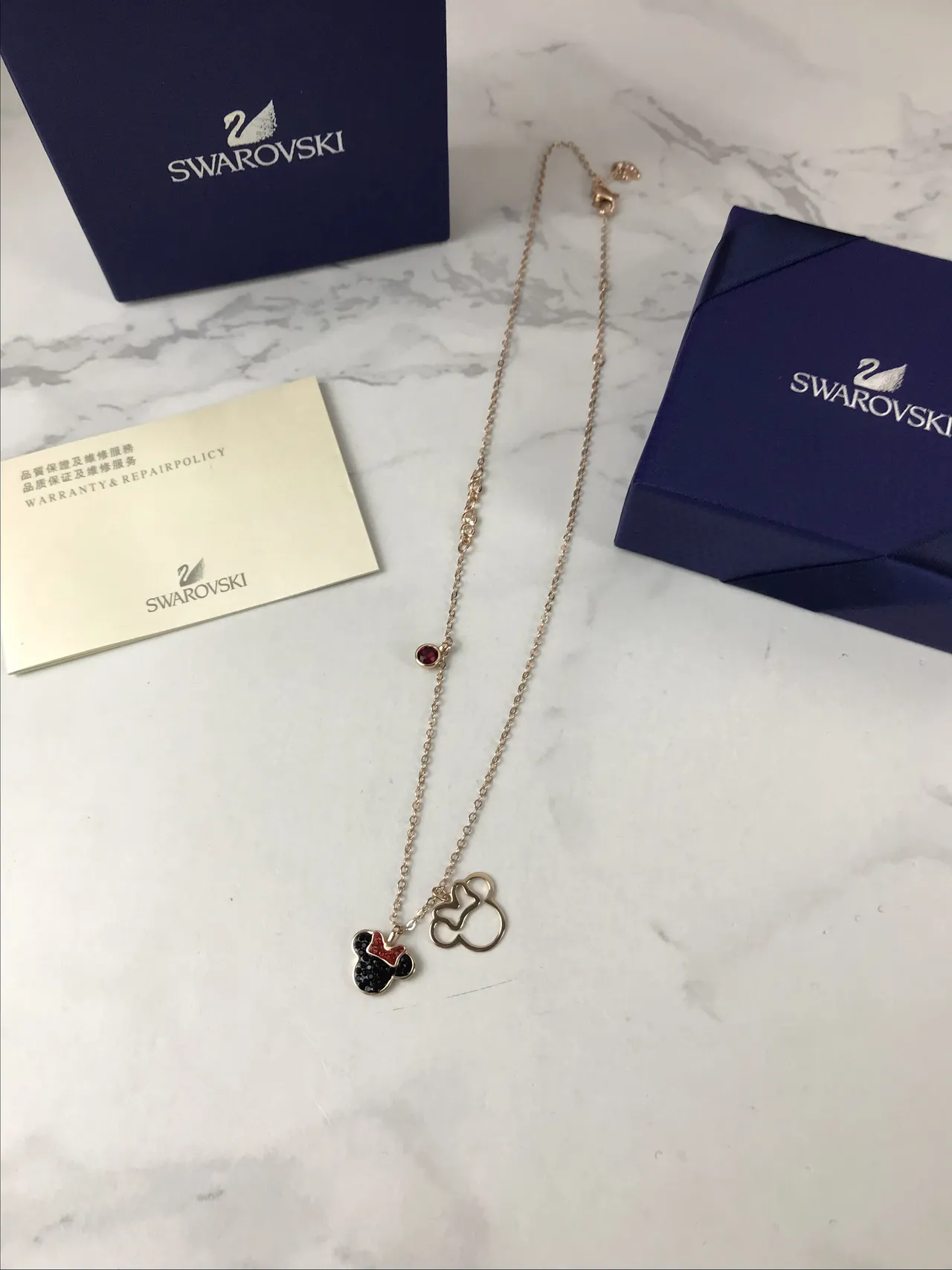 Swarovski Minnie and Mickey Mouse Collier silhouette 6