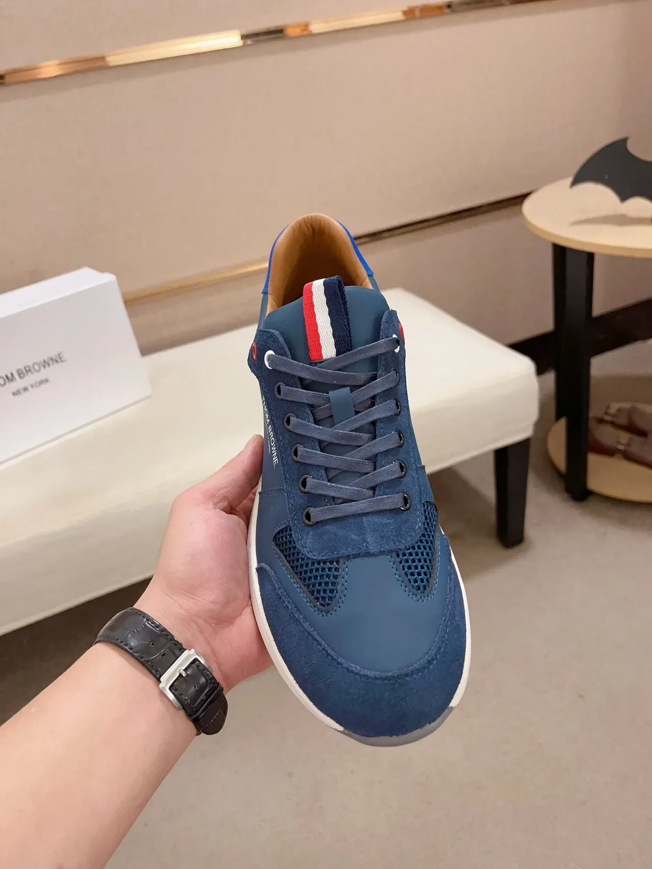 Thom Browne Sneakers Lifestyle en Daim et Maille Bleu Marine 2