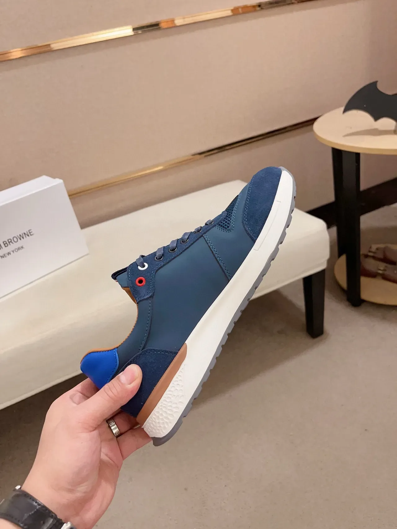 Thom Browne Sneakers Lifestyle en Daim et Maille Bleu Marine 6