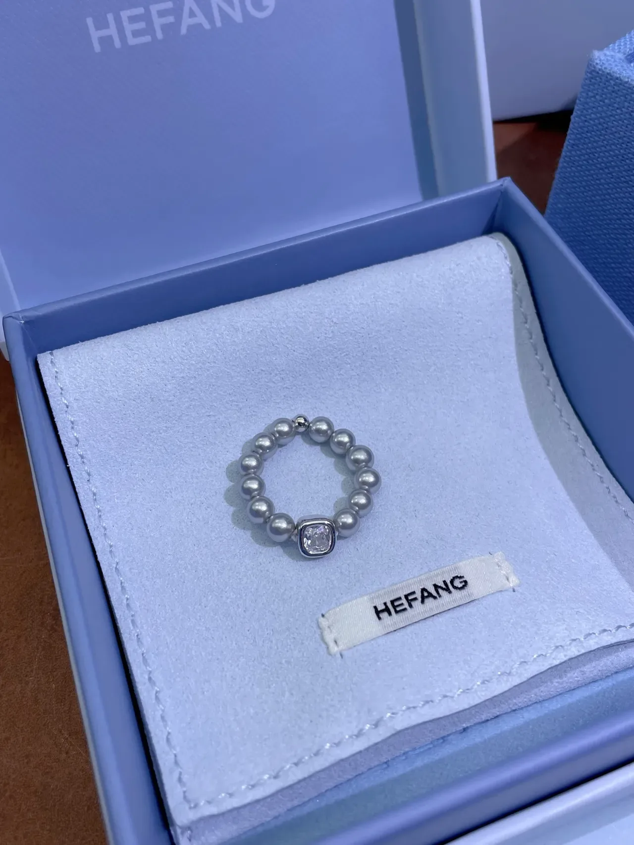 Tiffany & Co. Bague en perle grise et pierre à coupe coussin 6