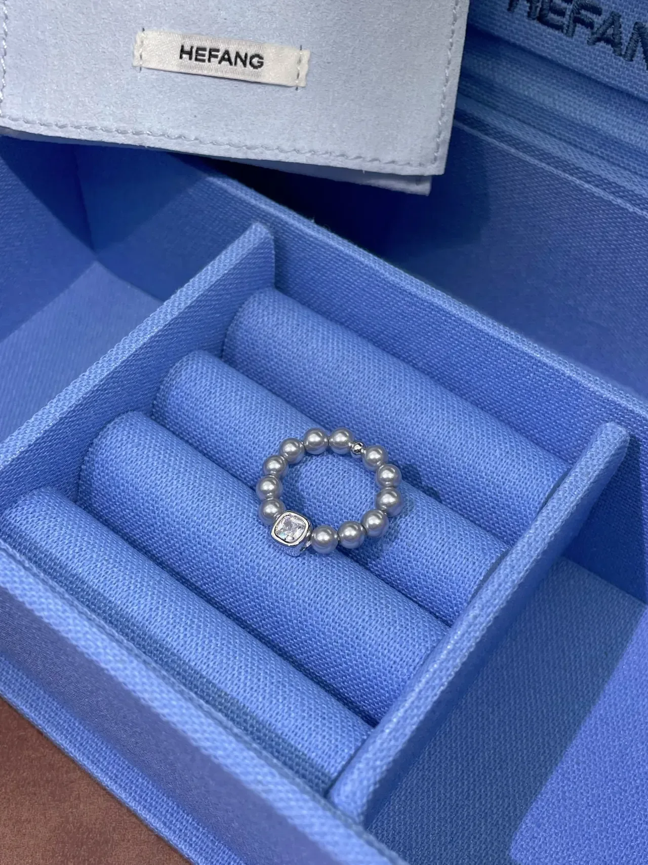 Tiffany & Co. Bague en perle grise et pierre à coupe coussin 9