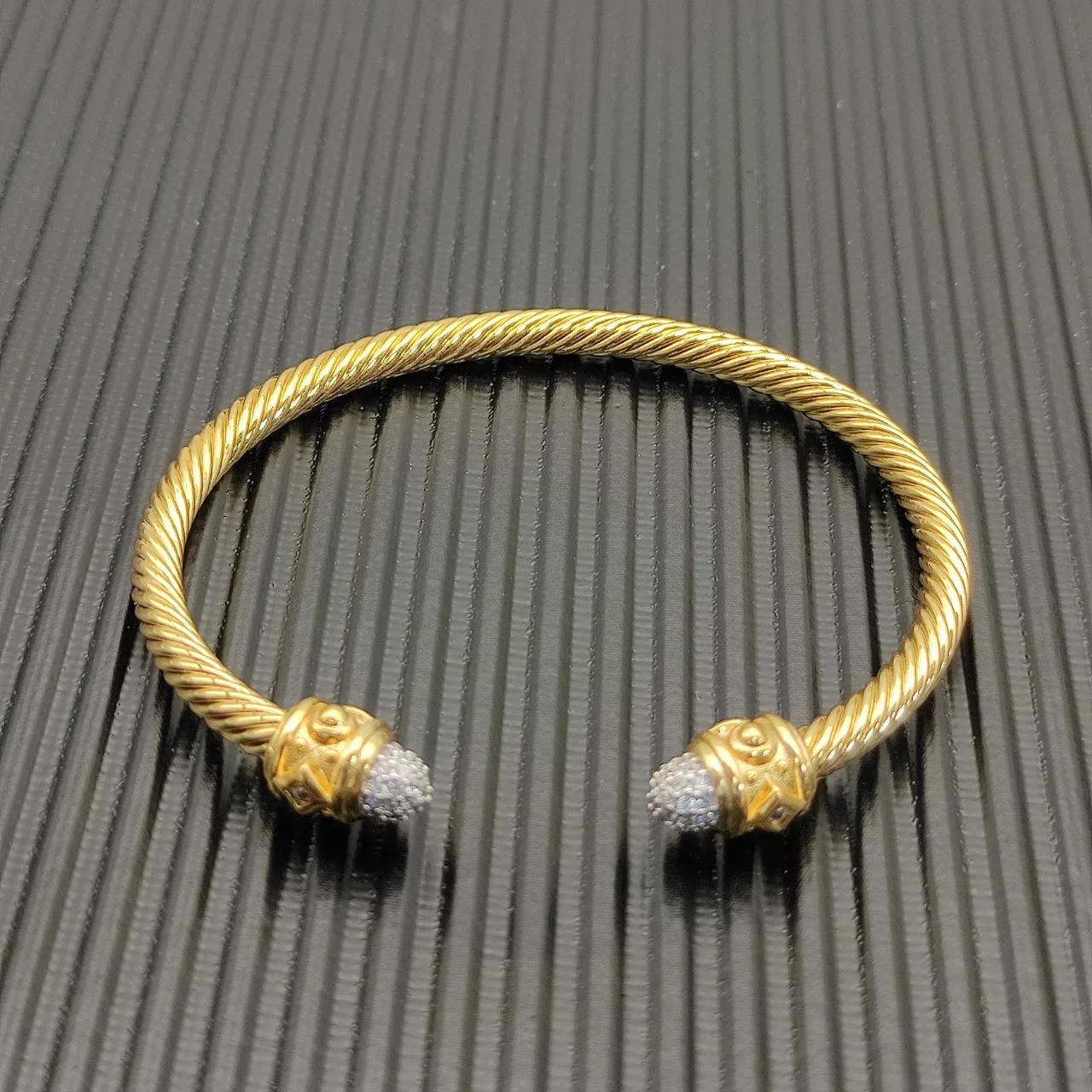 Tiffany & Co. HardWear Pulseira de Diamantes Pavé com Corda Trançada 2