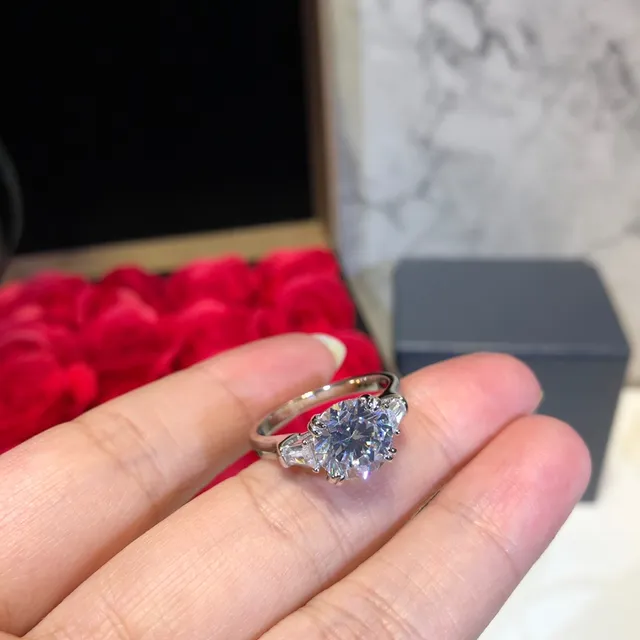Tiffany & Co. Bague diamant Novo-Style avec diamants ronds brillants et baguettes 8