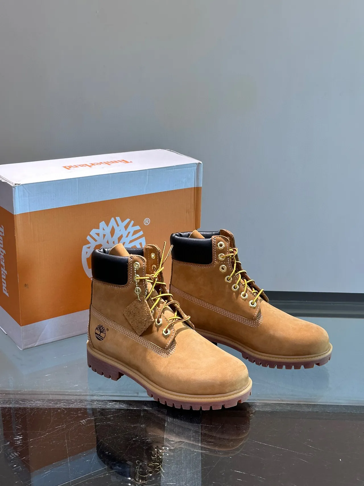 Timberland Premium 6-Inch Tan Nubuck حذاء عمل 6