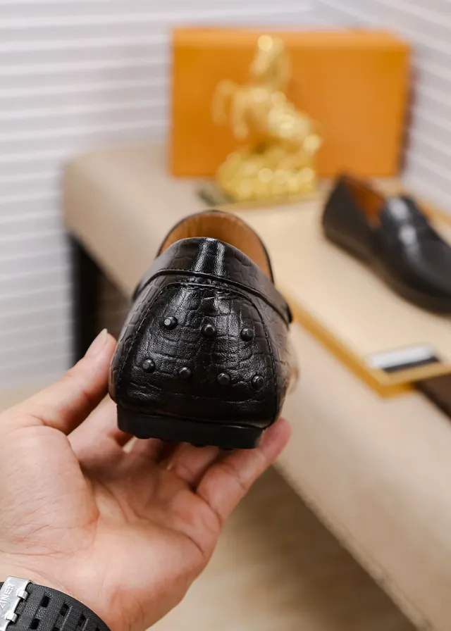 Tod's Mocassin en cuir noir et beige embossé crocodile 3