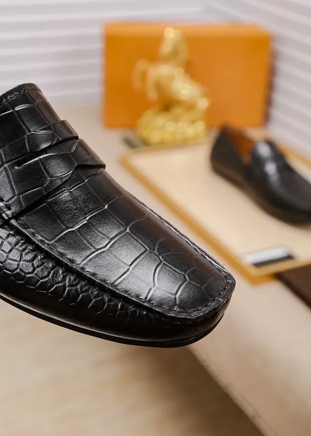 Tod's Mocassin en cuir noir et beige embossé crocodile 4