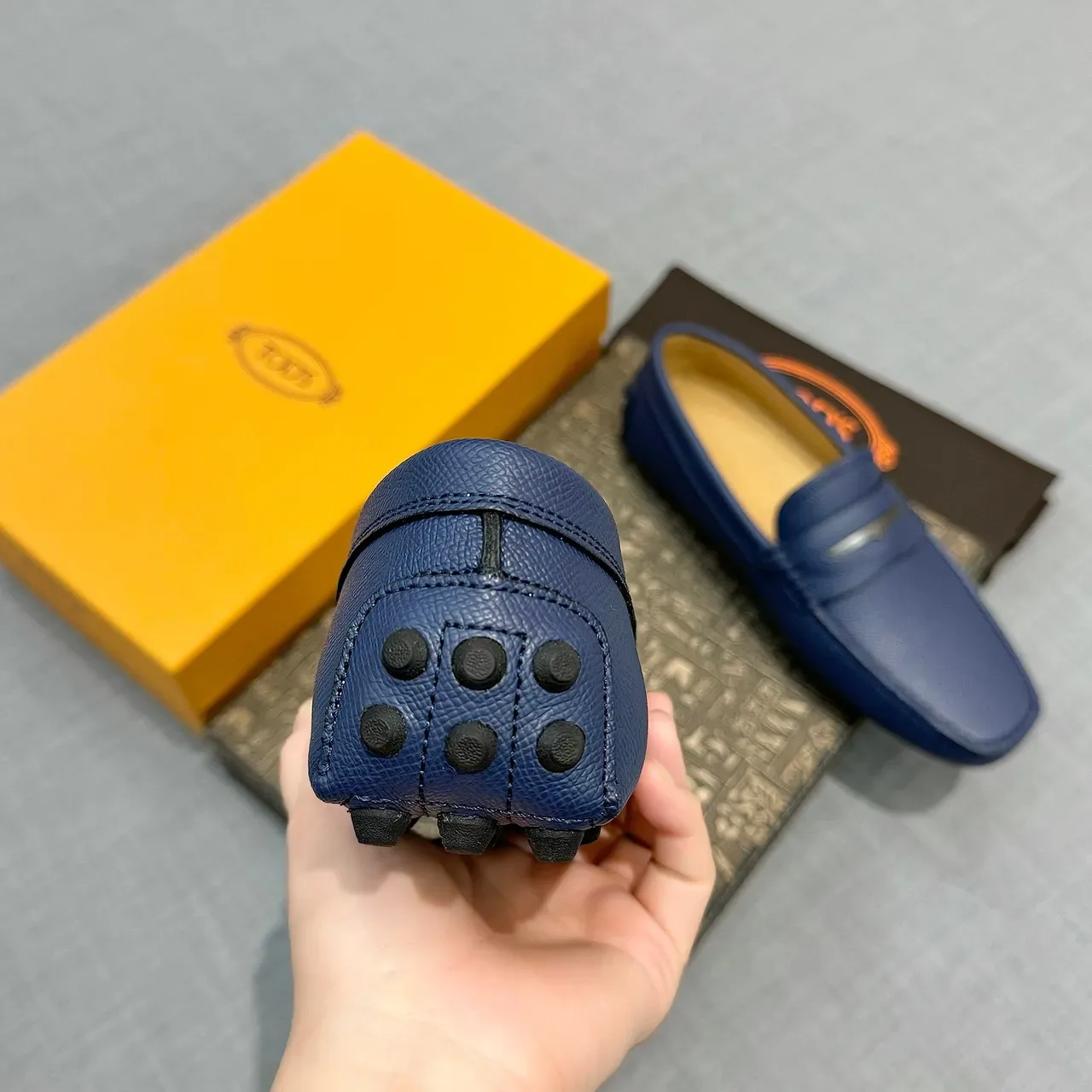 مكاسين Tod's Gommino جلد مقرمش أزرق بحري سلايب أون 3