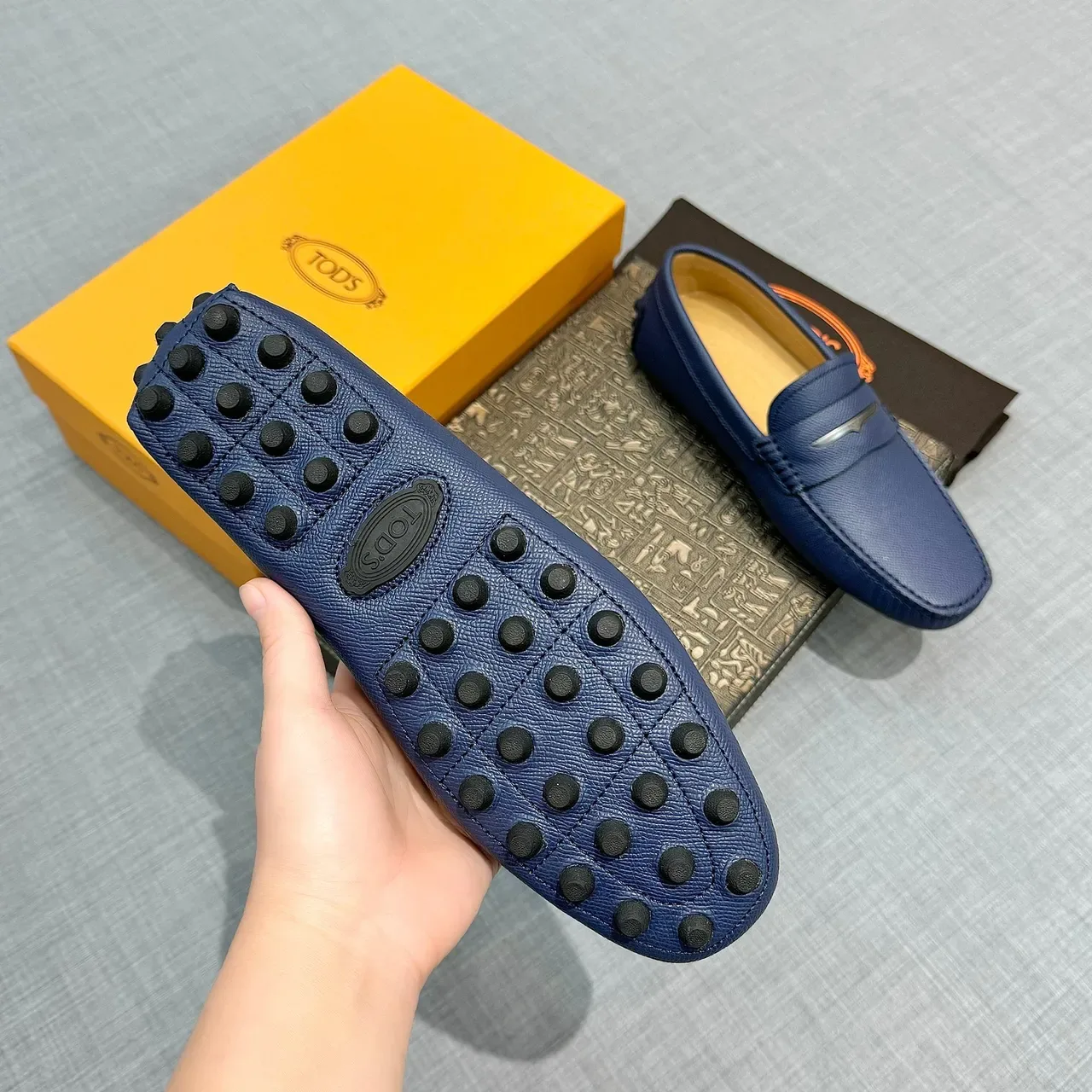 مكاسين Tod's Gommino جلد مقرمش أزرق بحري سلايب أون 5