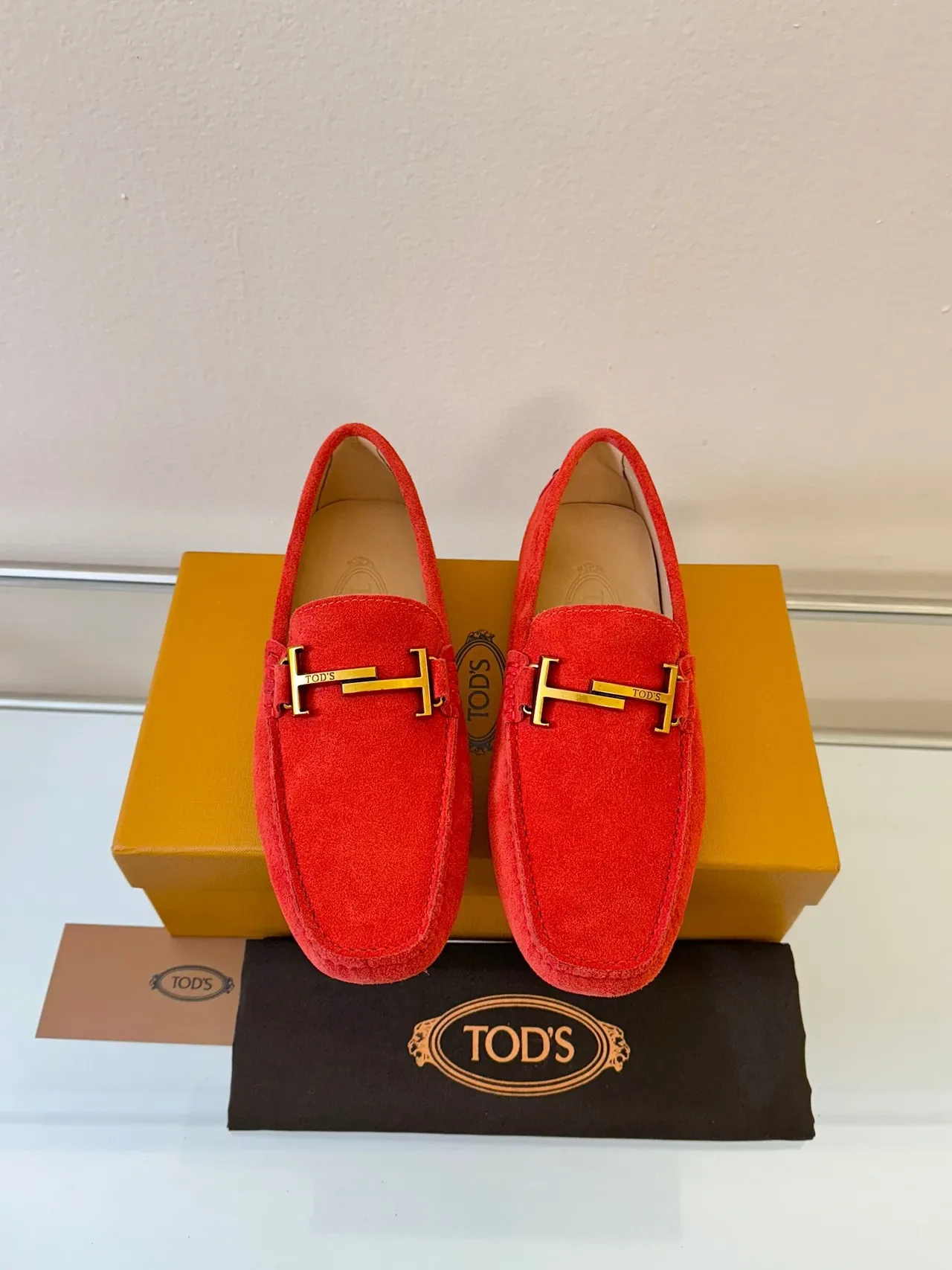 حذاء Tod's Gommino H-Bit أحمر من السويد 6