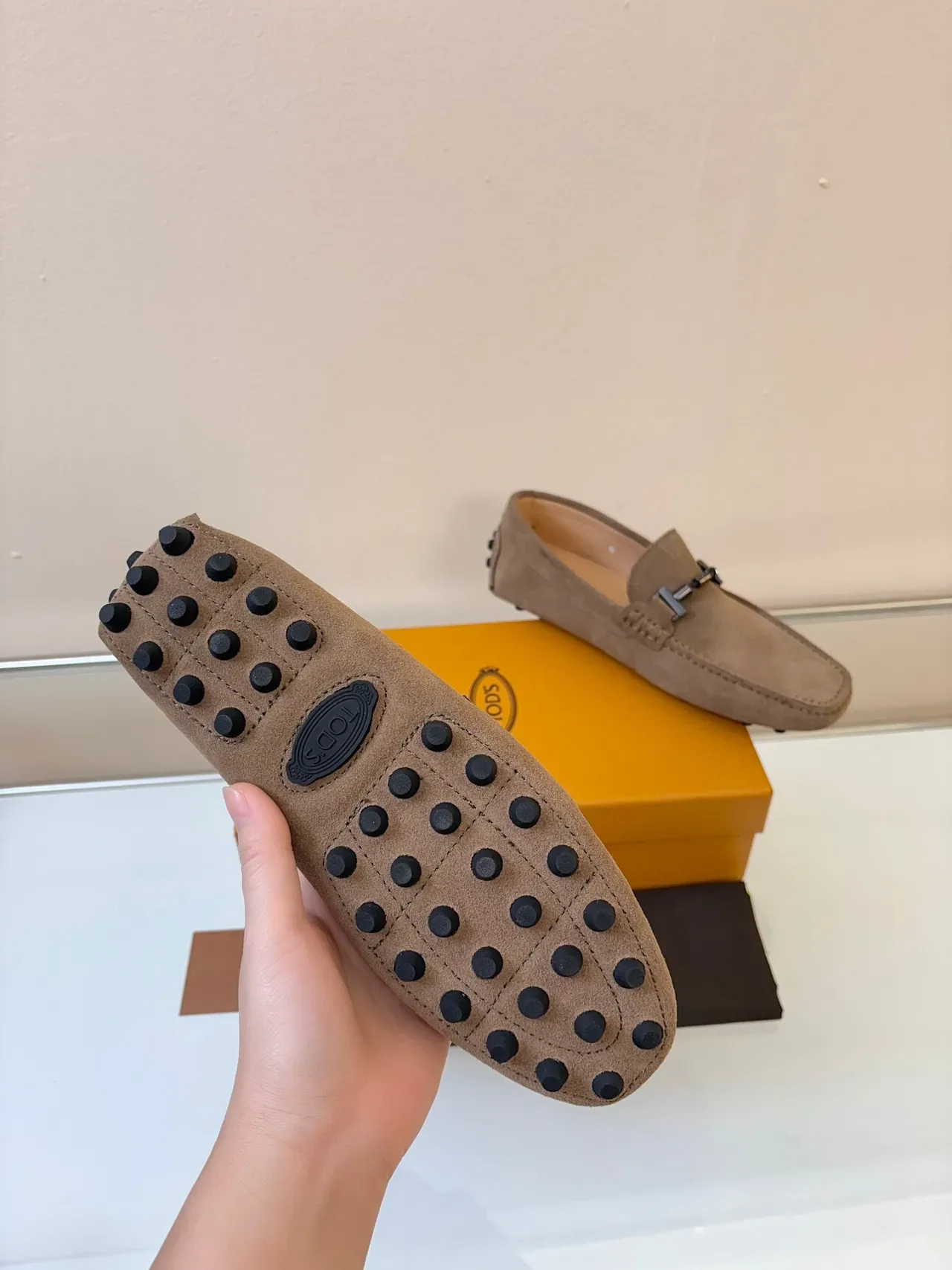 Mocassins Tod's Gommino de camurça cor tan com sola de tachas de cavalo 5