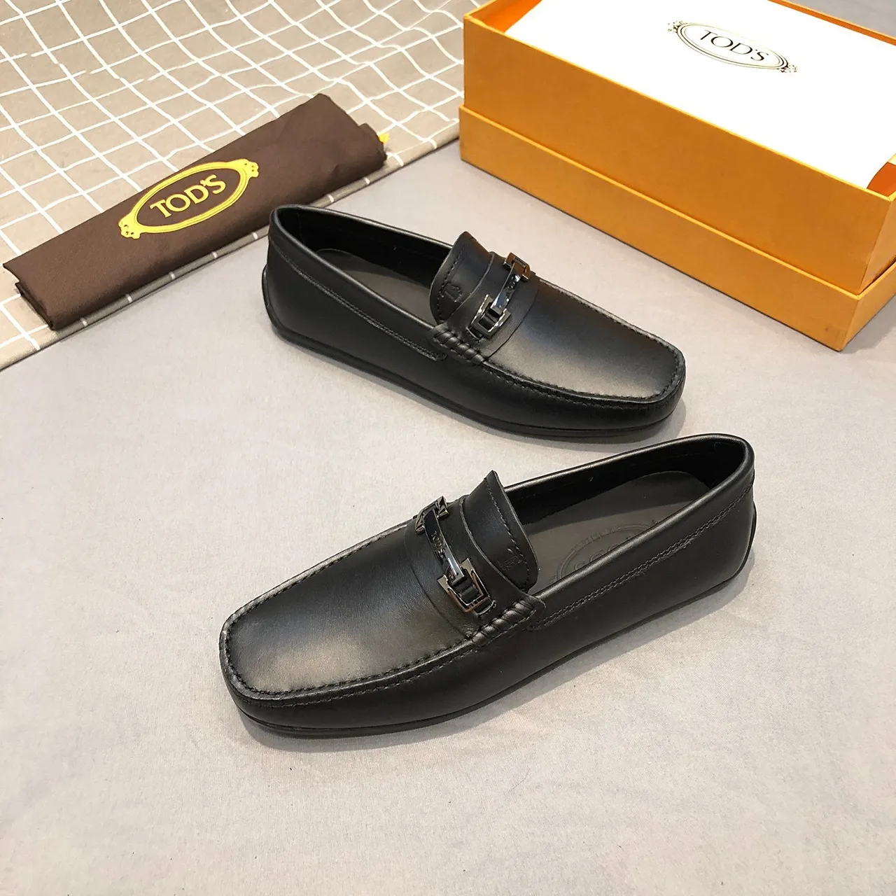 Tod's Horsebit Loafer Black Silver Smooth Leather Square-Toe Loafer 3