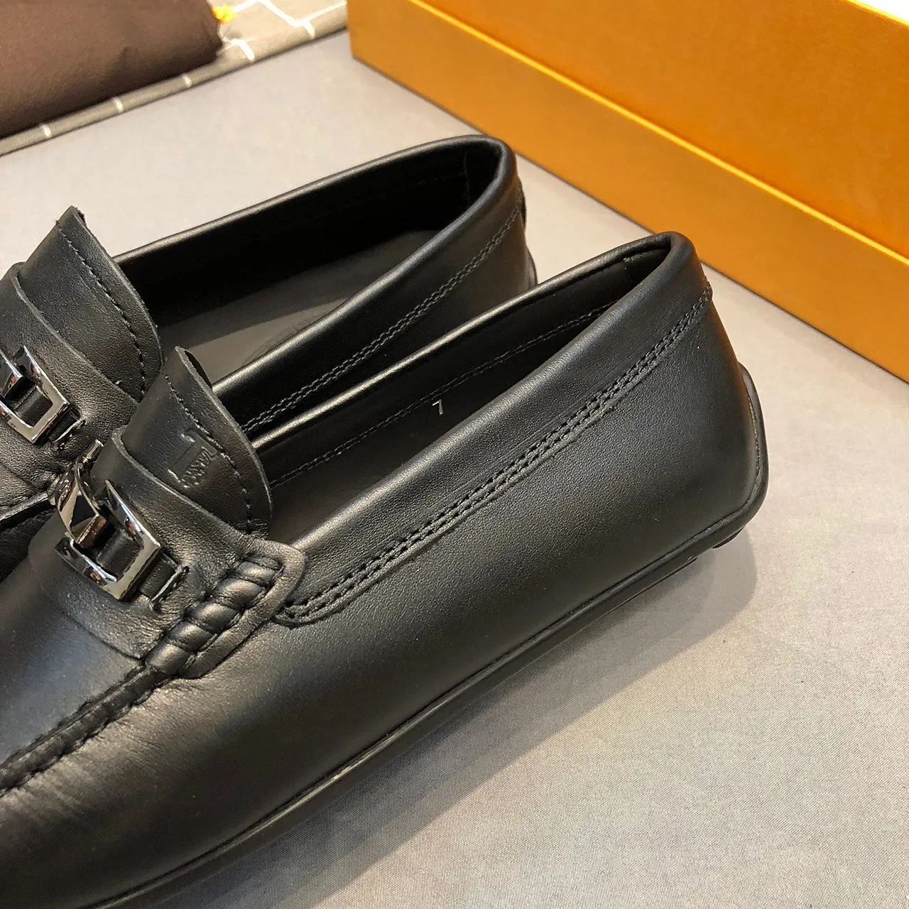 Tod's Horsebit Loafer Black Silver Smooth Leather Square-Toe Loafer 6