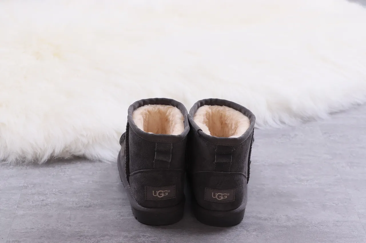 UGG Black Beige Suede Upper Shearling-Lined Snow Boots 9
