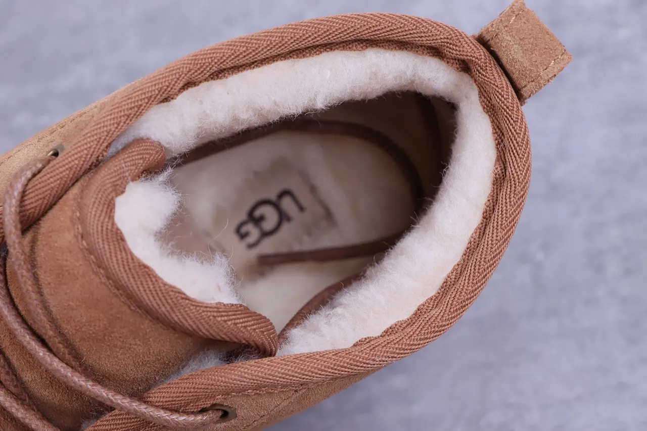 UGG Classic Chukka Chestnut 麂皮羊毛内里踝靴 2
