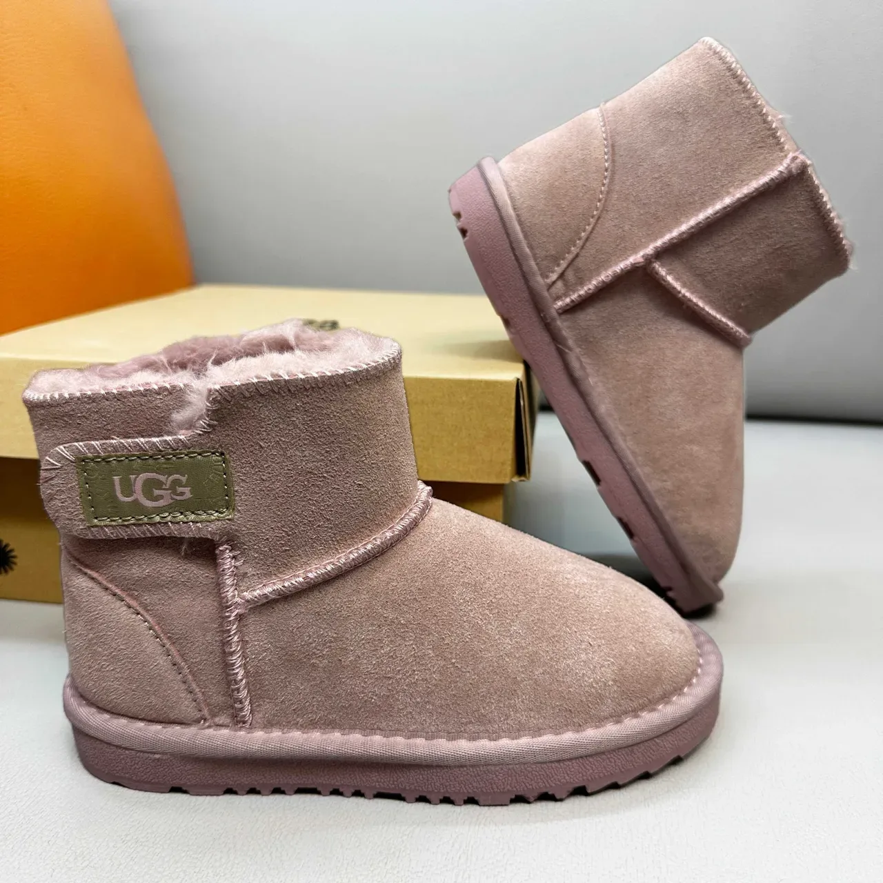 UGG Classic Mini Chestnut Suede Shearling-Lined Snow Boots 23