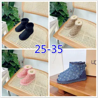 UGG क्लासिक शॉर्ट काली बर्फ की बूट्स