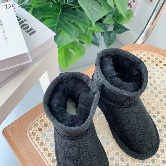 UGG Classic Short Black Snow Boots 20