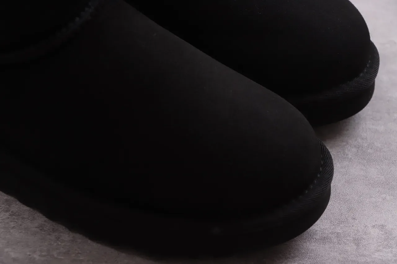 UGG Classic Short 黑色麂皮羊毛内里雪靴 7