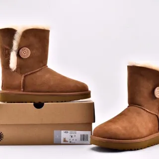 UGG Classic Short Chestnut Suede Shearling-Lined Snow Boots