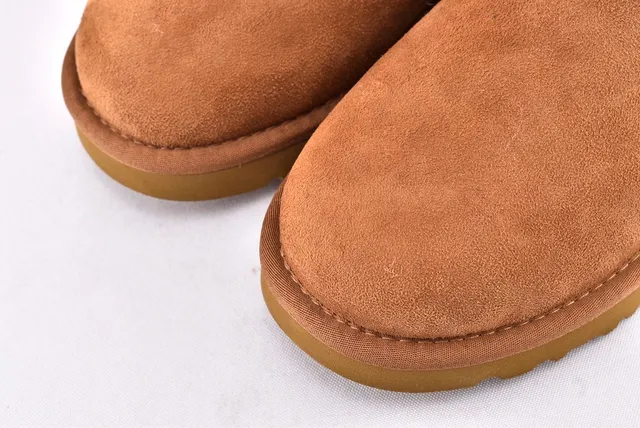 UGG Classic Short Chestnut Suede Shearling-Lined Snow Boots 10