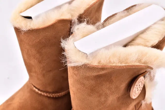 UGG Classic Short Chestnut Suede Shearling-Lined Snow Boots 11