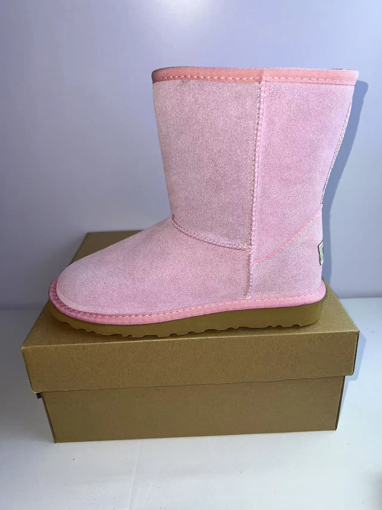 UGG ক্লাসিক ছোট গোলাপি সুয়েড বরফের জুতো 4
