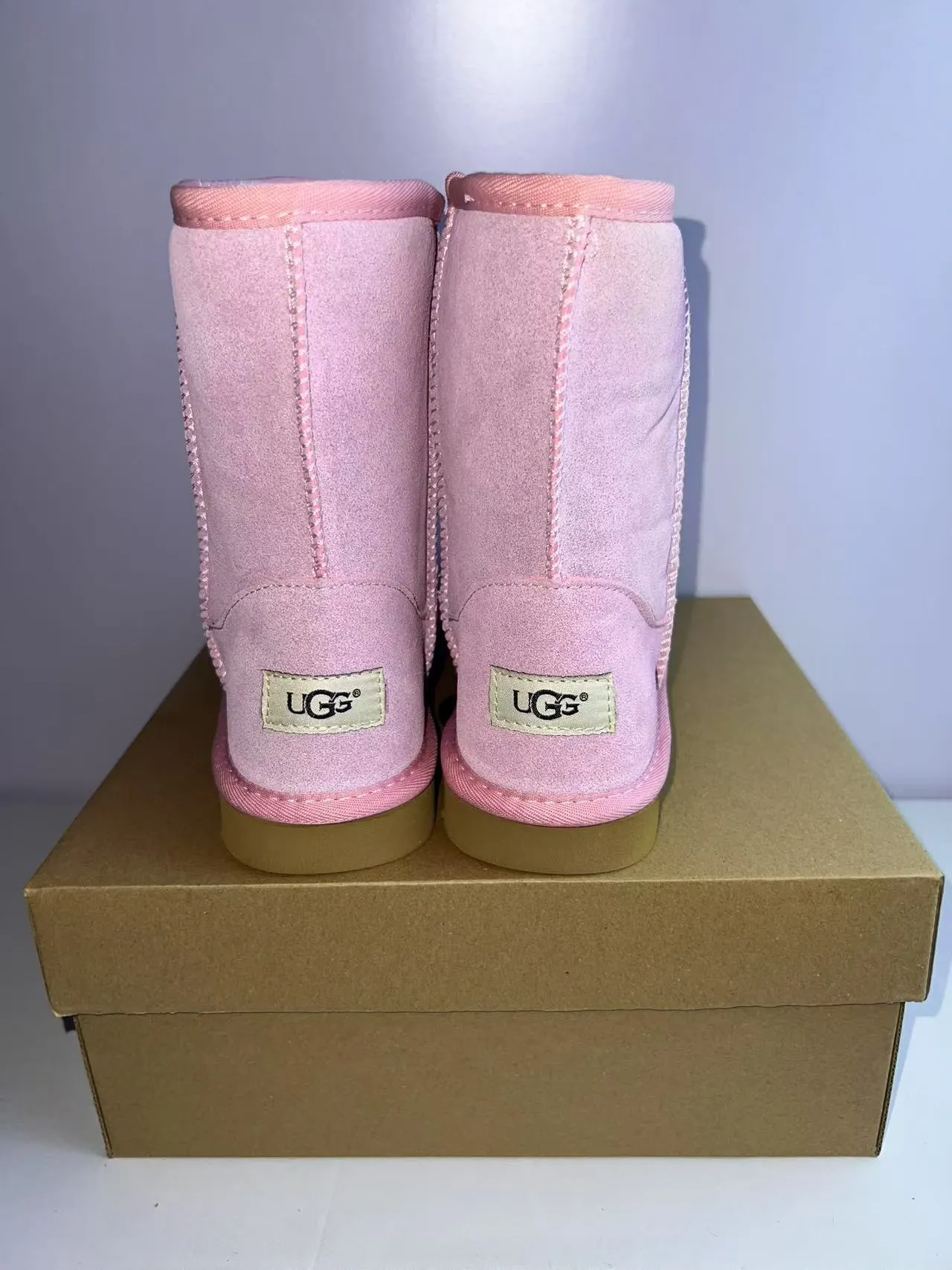 UGG ক্লাসিক ছোট গোলাপি সুয়েড বরফের জুতো 5