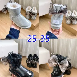 UGG Botas de nieve color plata blanco con acabado de brillo forradas con piel de cordero