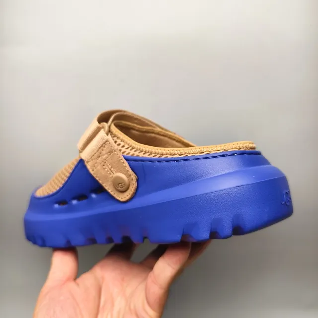 UGG Tasman كلوج أزرق و بني شبكي 4