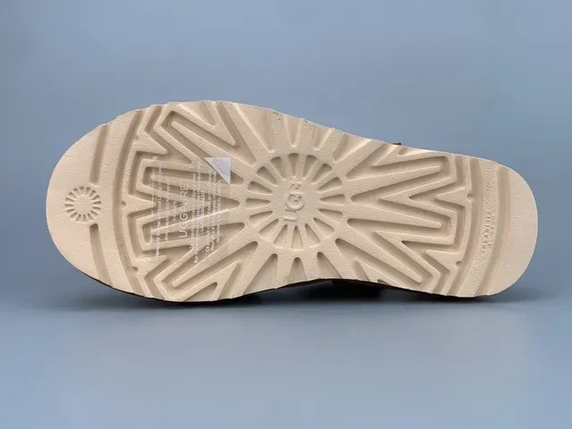 UGG Tasman صندل كاجوال منصة سويد بني 5
