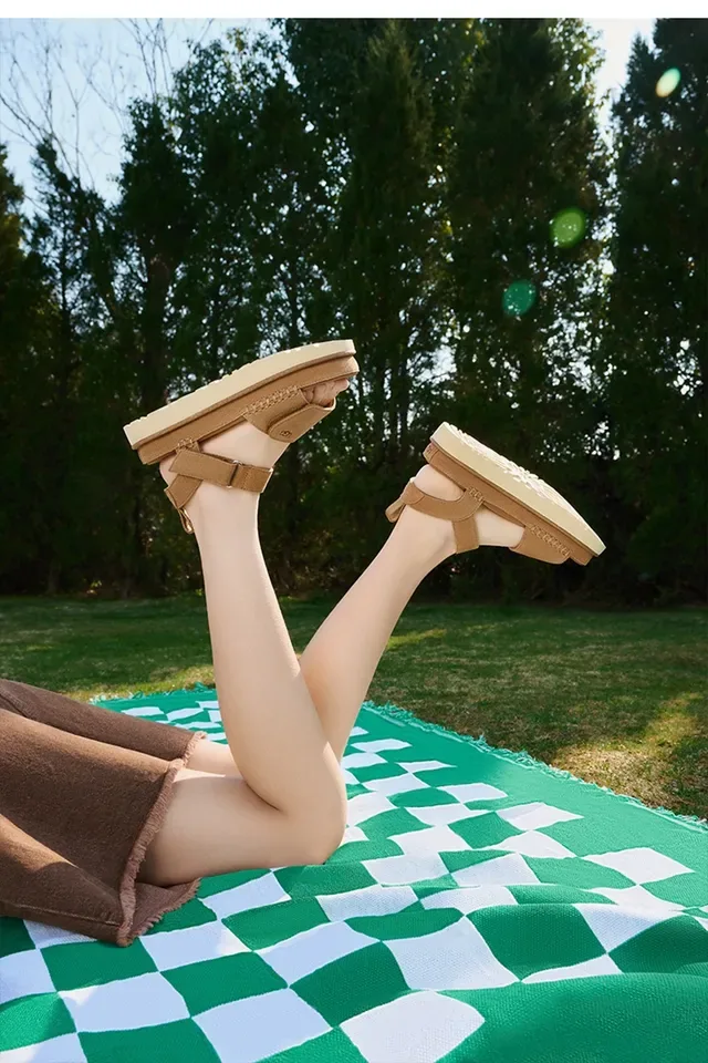 UGG Tasman صندل كاجوال منصة سويد بني 12