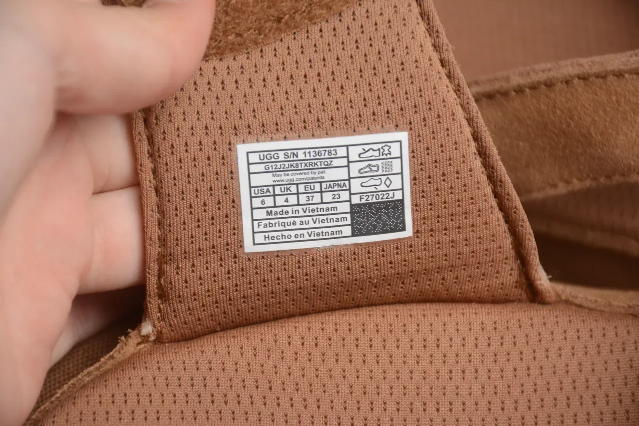UGG Tasman صندل كاجوال منصة سويد بني 16