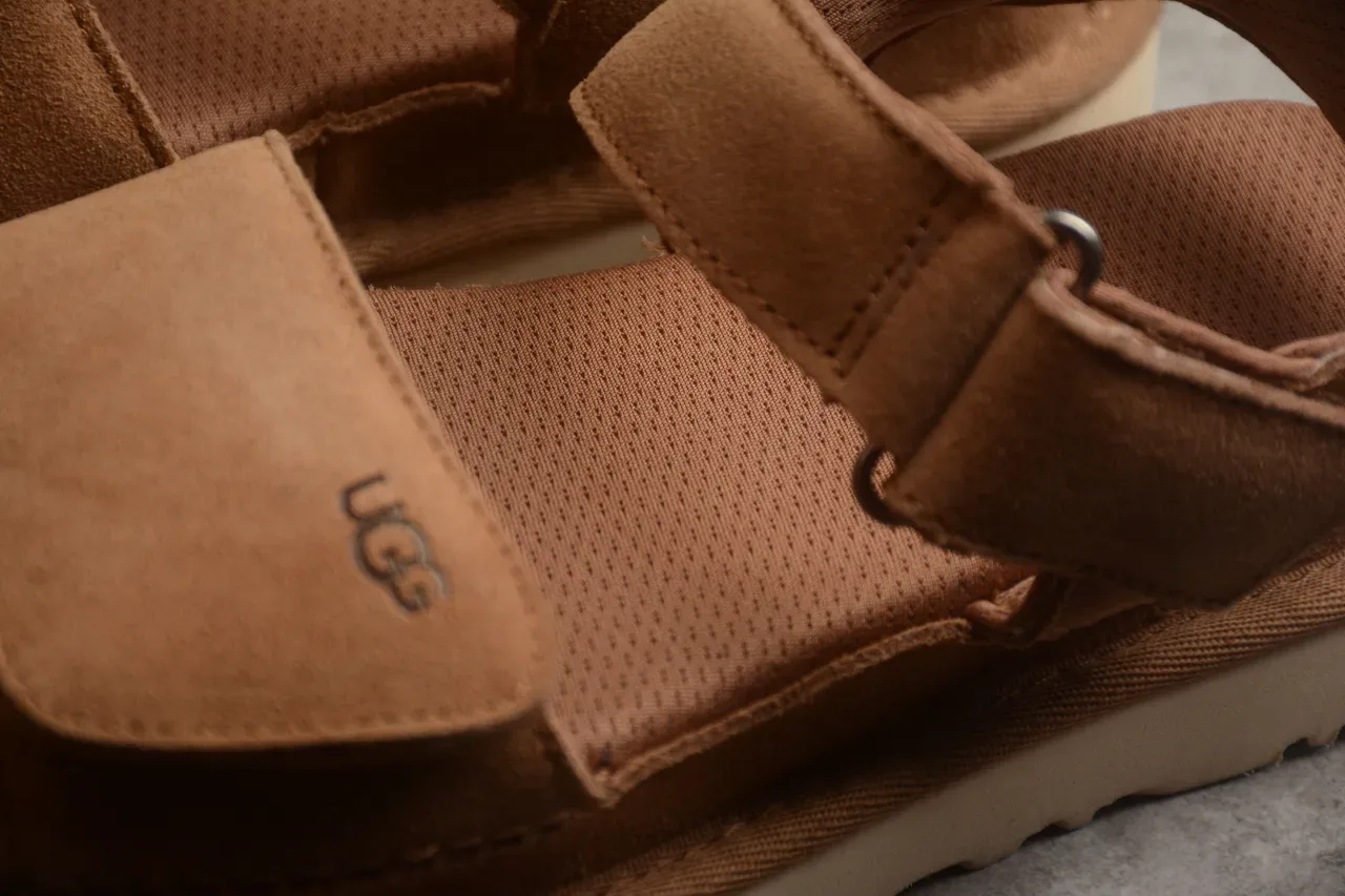UGG Tasman صندل كاجوال منصة سويد بني 18