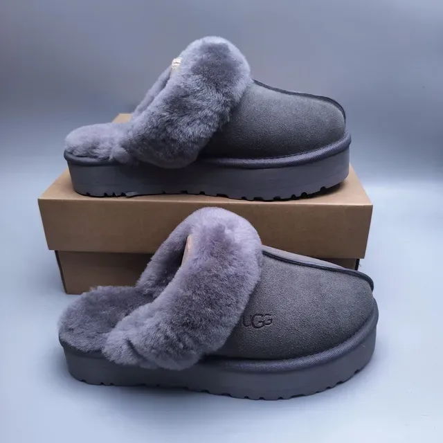 UGG Tasman ধূসর সুয়েড শিয়ারলিং লাইন্ড প্ল্যাটফর্ম স্লিপার্স 4